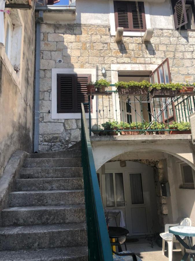 Old Town Apartment Nina 1 Split Buitenkant foto