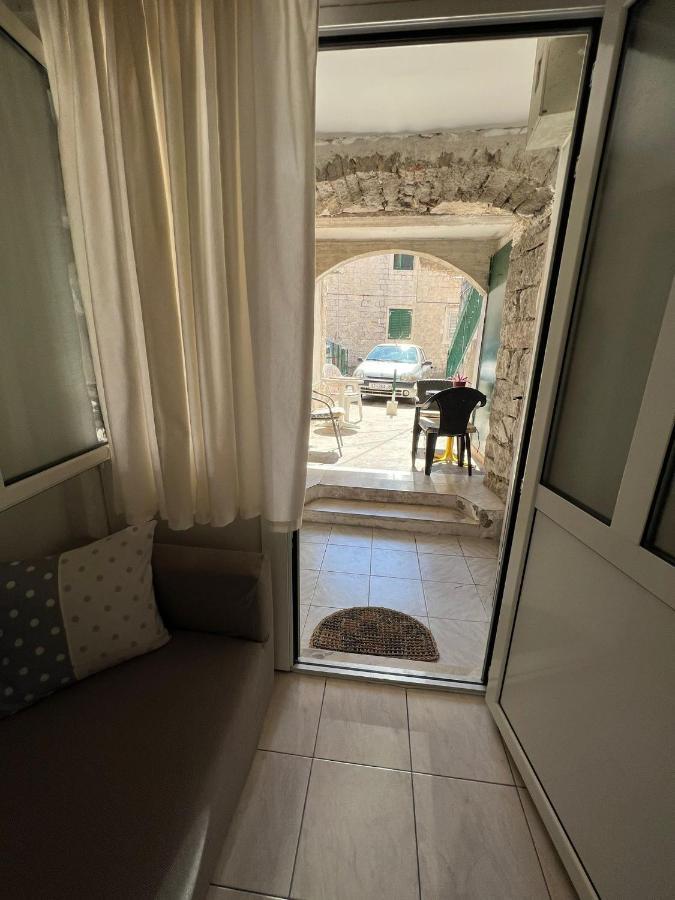 Old Town Apartment Nina 1 Split Buitenkant foto
