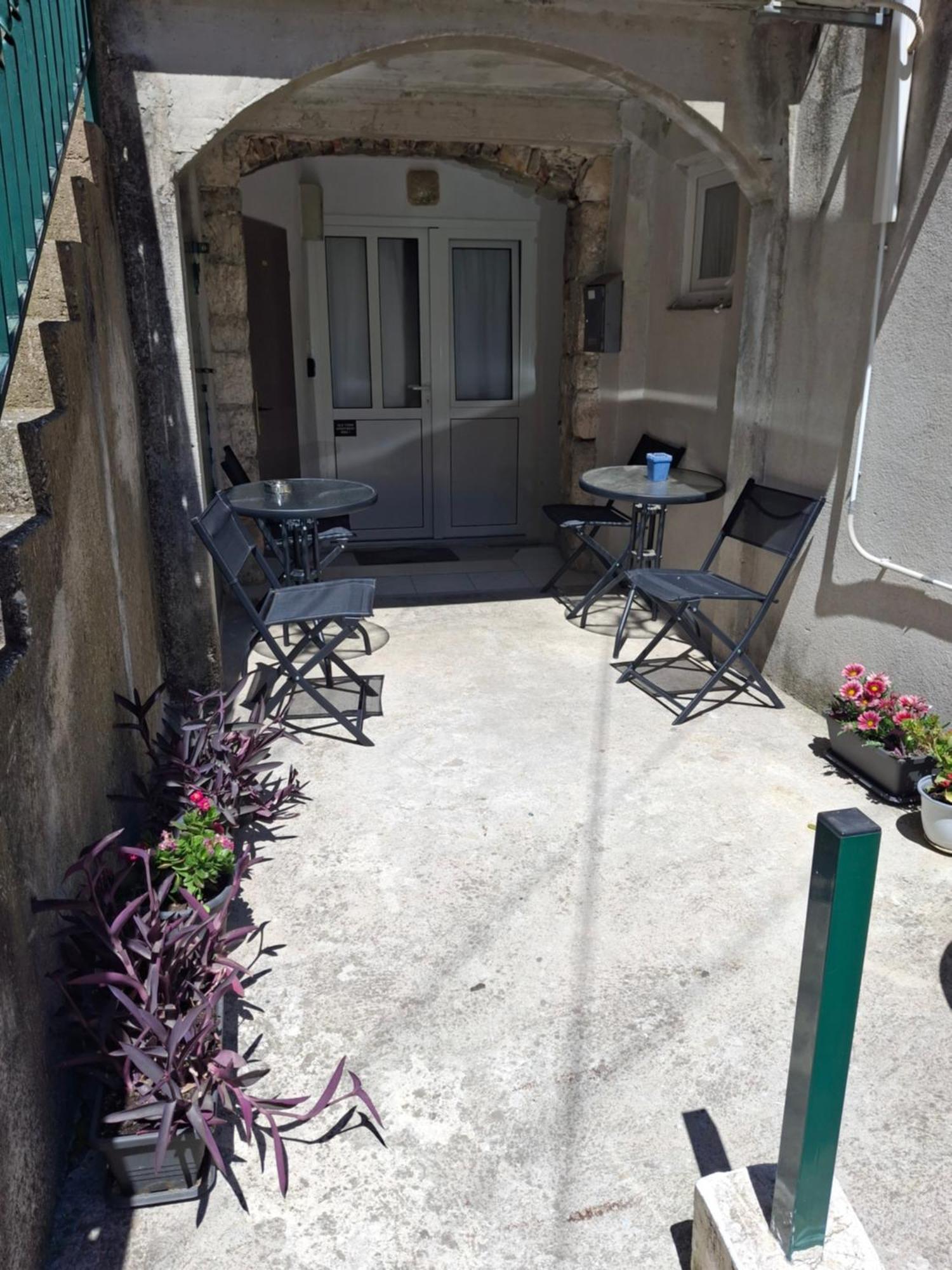 Old Town Apartment Nina 1 Split Buitenkant foto