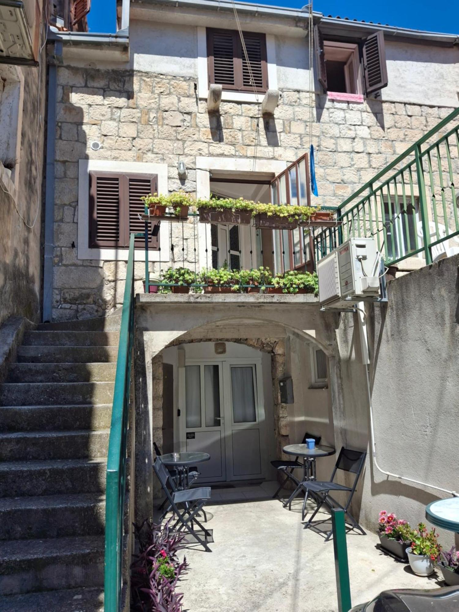 Old Town Apartment Nina 1 Split Buitenkant foto